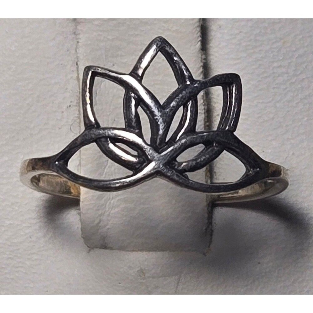 Vintage sterling silver ring sz 4.5